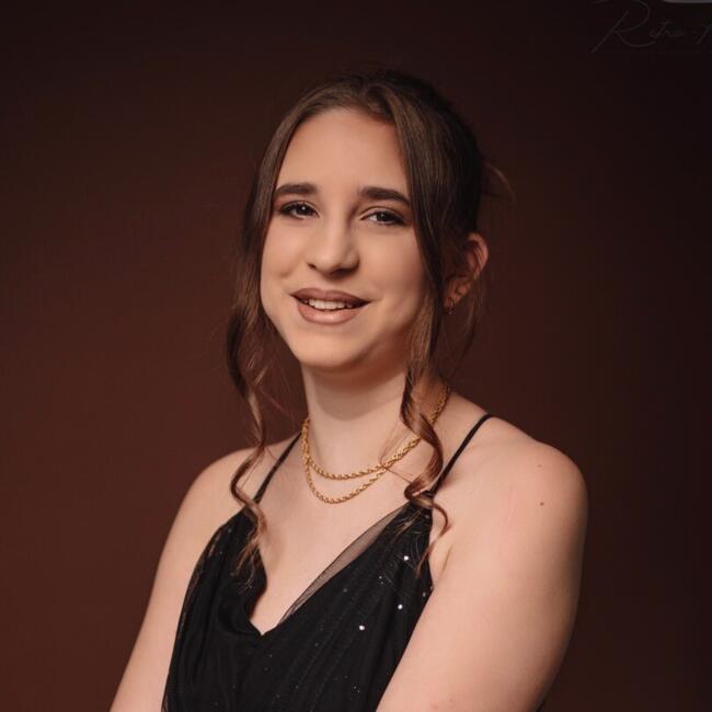 Babysitter in Lons-le-Saunier: Lina