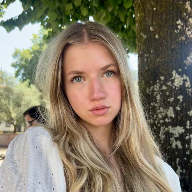Babysitter in Riga: Evelina
