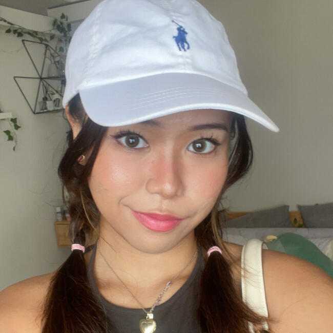 Babysitter in Singapore: Ariel