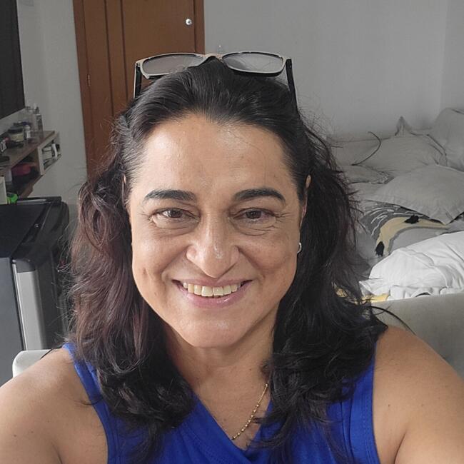 Babysitter in Praia Grande: CLAUDIA