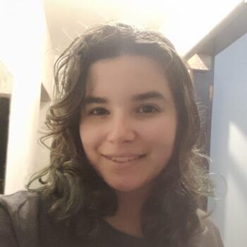 Babysitter in Joinville: Thainara