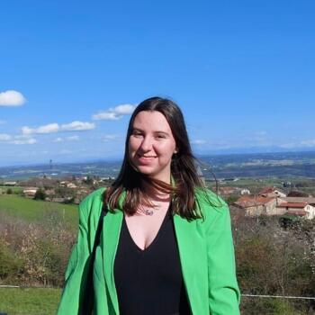 Baby-sitter Saint-Alban-du-Rhône: Florine