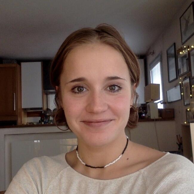 Babysitter in Budapest: Ilona