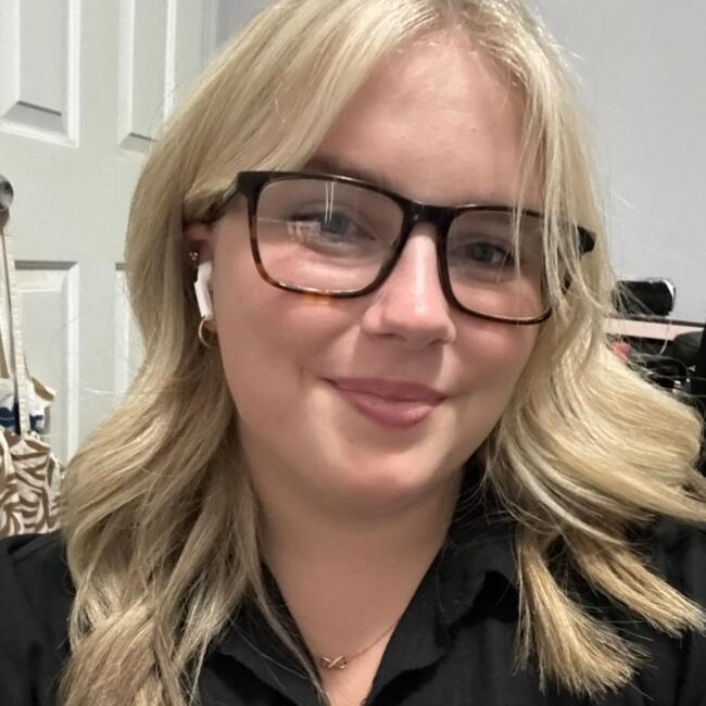 Babysitter in Newcastle: Honey