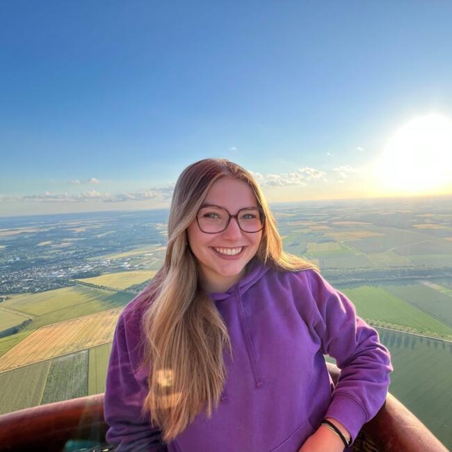 Babysitter in La Riche: Adèle