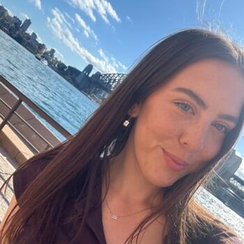 Babysitter in Shepparton: Olivia