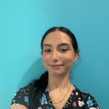 Babysitter in Tampa: Adriana