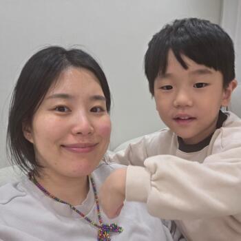 Ŭngam-dong에 있는 아이돌보미 일자리: 베이비시터 일자리 지혜