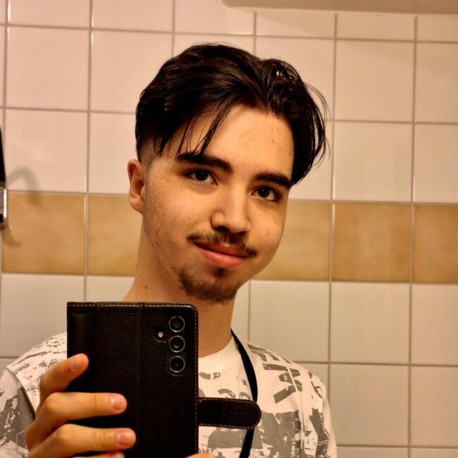 Babysitter in Tyresö Strand: Maximilian