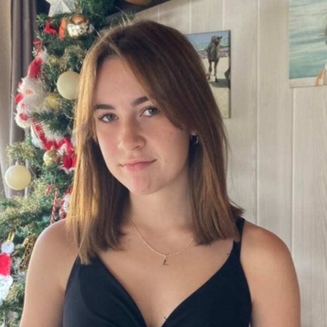 Babysitter in Ambronay: Lana