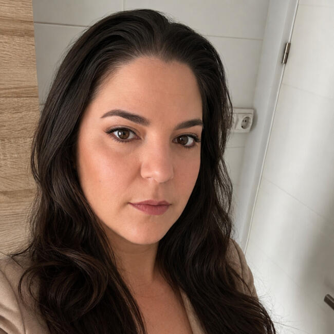 Babysitter in Grenoble: Dalila Mirian