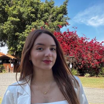 Babysitter in Indaiatuba: Nicole