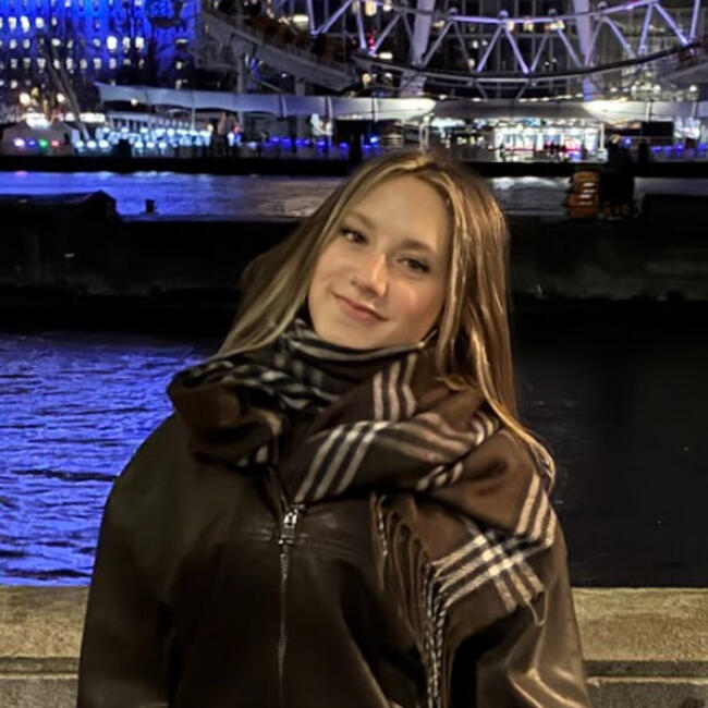 Babysitter in London: Sara