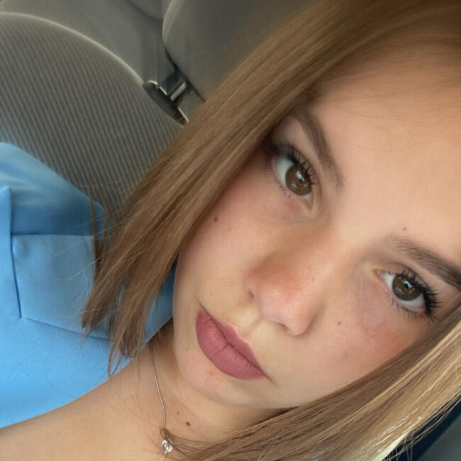 Babysitter in Montelabbate: Asya