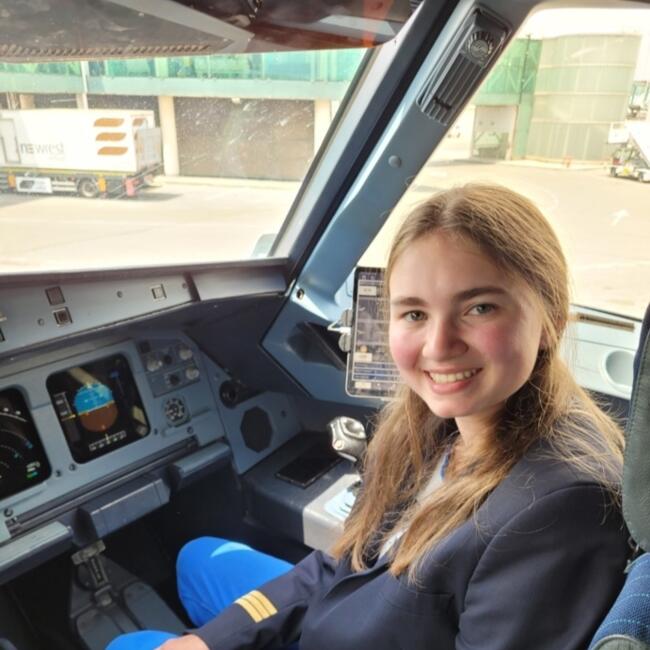 Babysitter in Couëron: Clémence