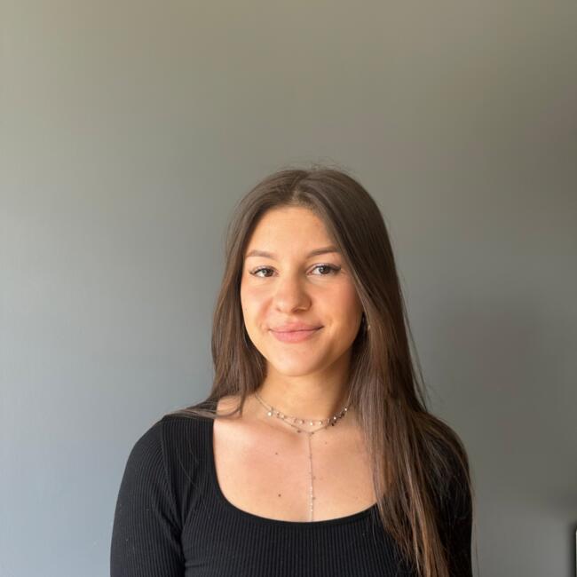 Babysitter in Neuville-sur-Saône: Carla