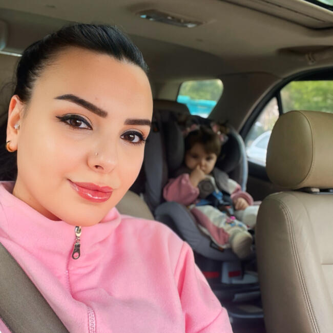 İstanbul bölgesinde bebek bakıcılığı işi: Demet