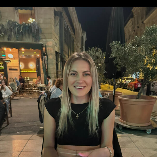 Babysitter in Parempuyre: Eloïse