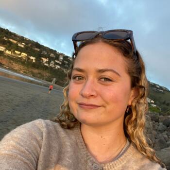 Babysitter in Christchurch: Zoe