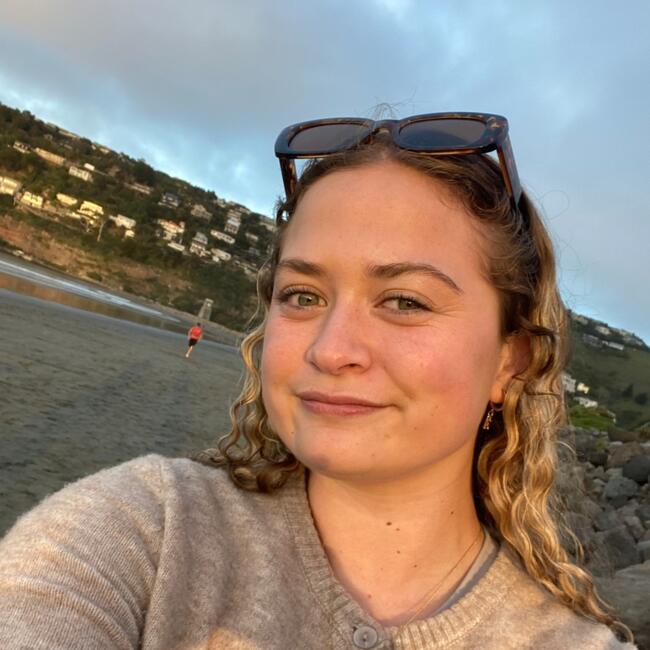 Babysitter in Christchurch: Zoe