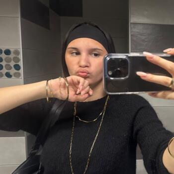 Babysitter in Villemontais: Manon