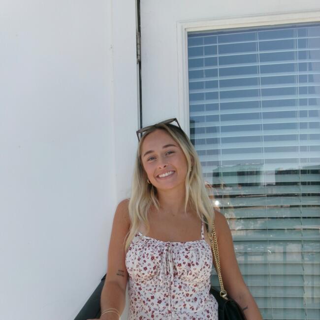 Babysitter in Newcastle: Annabella