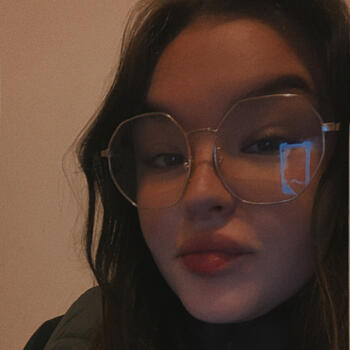 Babysitter in Saint-Jean-d'Angély: Liya