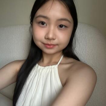 位于Singapore Island的临时保姆: Xin yi