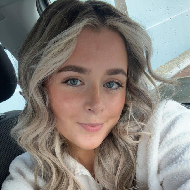 Babysitter in Kingscourt: Leah