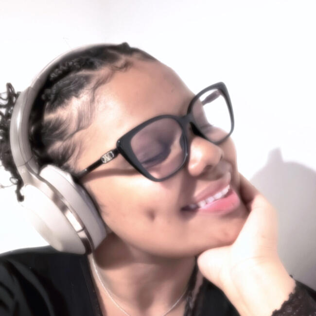 Babysitter em Póvoa de Santa Iria: Ellen Adrian