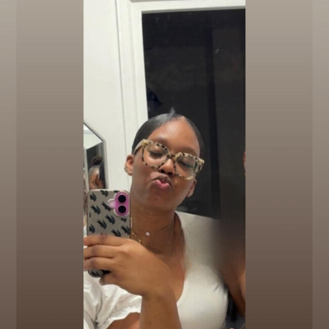 Babysitter in Bouc-Bel-Air: Shaïna