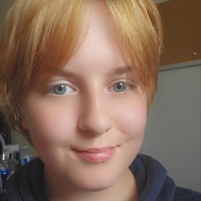 Baby-sitter in Edmonton: Jade