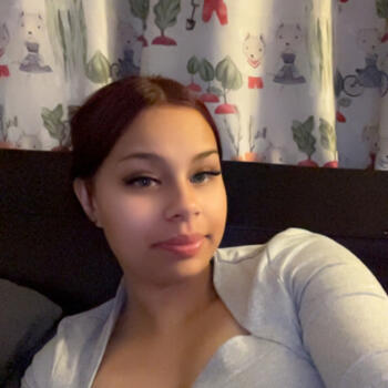 Babysitter in Gisborne: Rayne