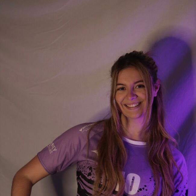 Babysitter in Bordeaux: Lila