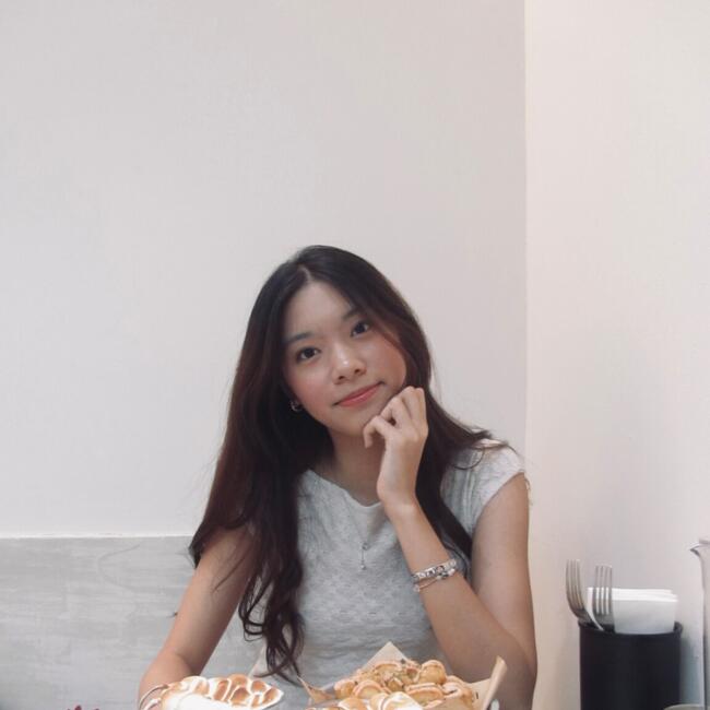 Babysitter in Singapore: Kristen