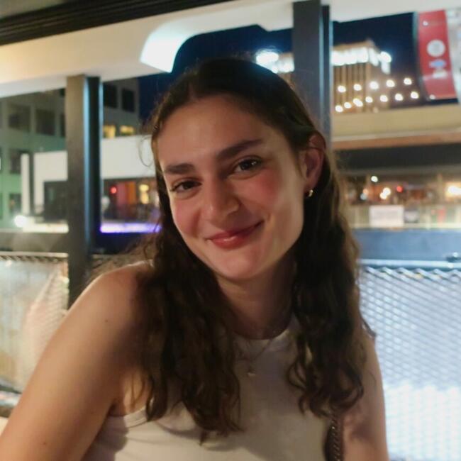 Babysitter in Como: Anna