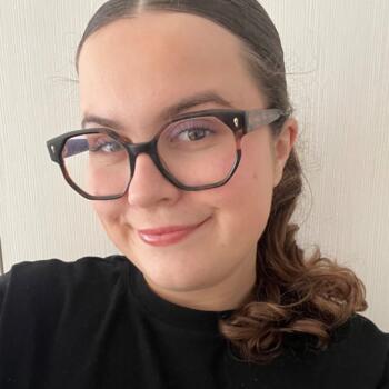 Babysitter in Le Plessis-Grammoire: Clemence