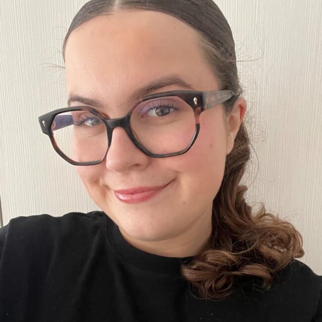 Babysitter in Le Plessis-Grammoire: Clemence