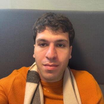 Babysitter in Paris: Hamza