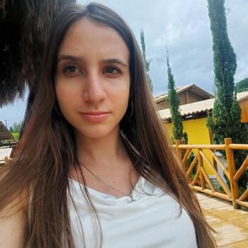 Babá em Fundão: Karoline