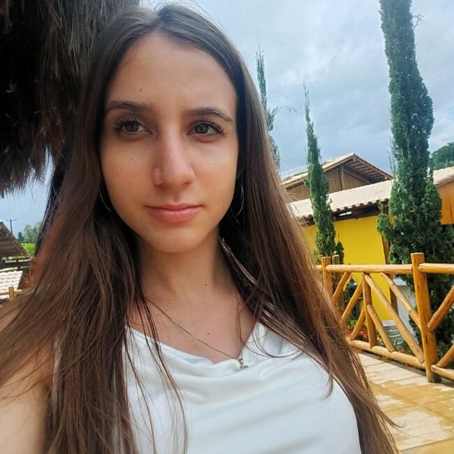 Babá em Fundão: Karoline