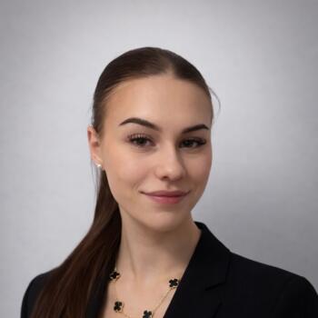 Babysitter in Bonn: Karina