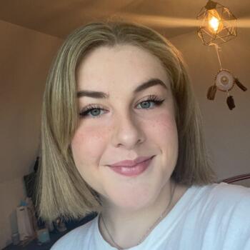 Babysitter in Caen: Dorine