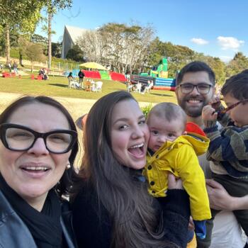 Δουλειά για babysitter στην περιοχή Κουριτίμπα: δουλειά φύλαξης παιδιών Renan Cunha