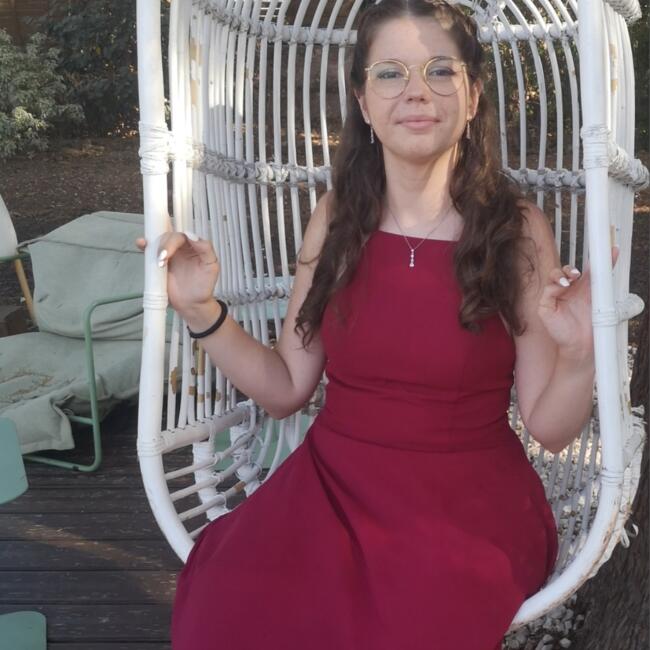 Babysitter in Toulon: Chloe