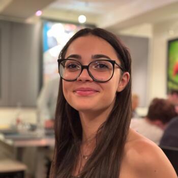Babysitter in La Ciotat: Emma