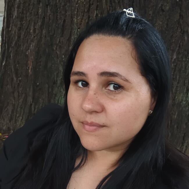 Babysitter in Nova Lima: Debora