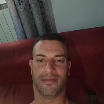 Babysitting job in Fiumicino: Roberto