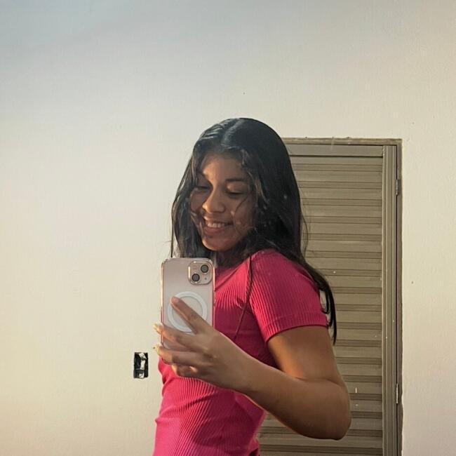 Babá em Aparecida de Goiânia: Danielle