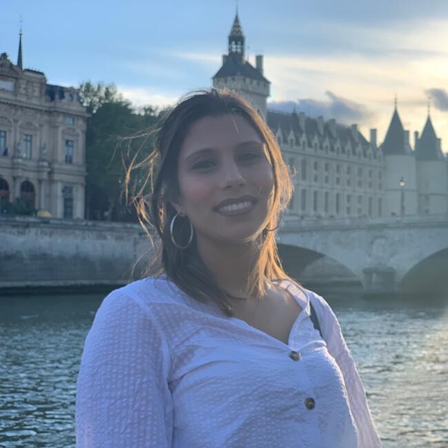 وظيفة جليسة أطفال في أبوظبي: Cherifa